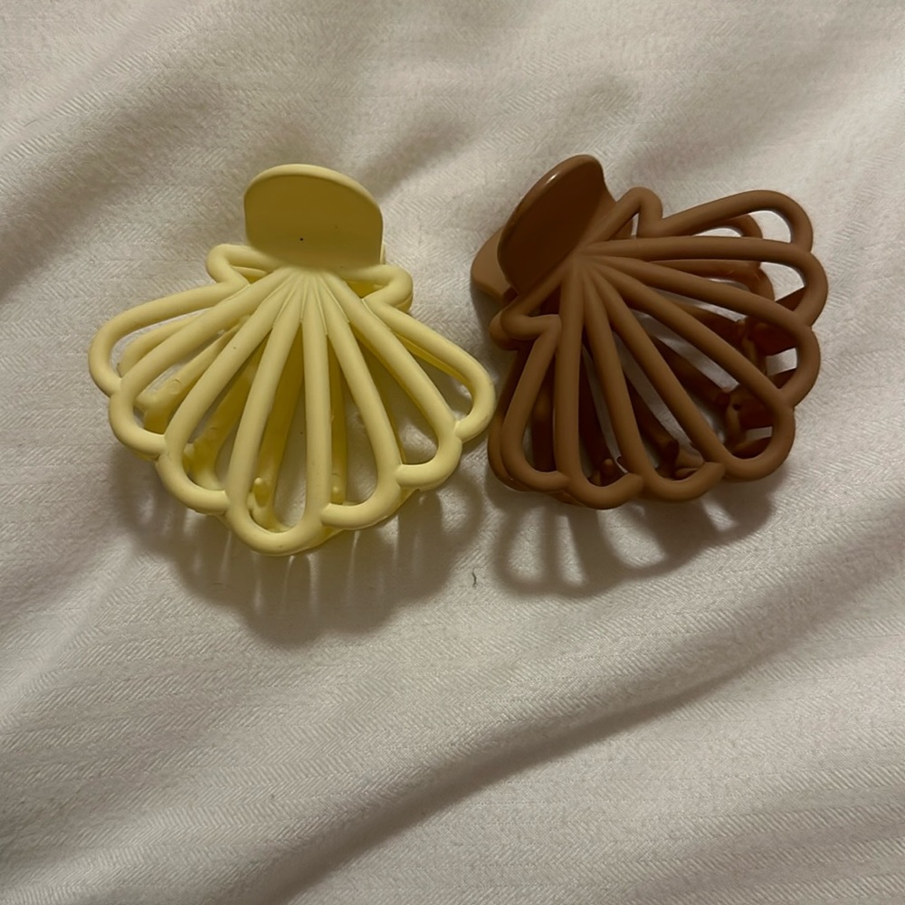 shell claw-clips